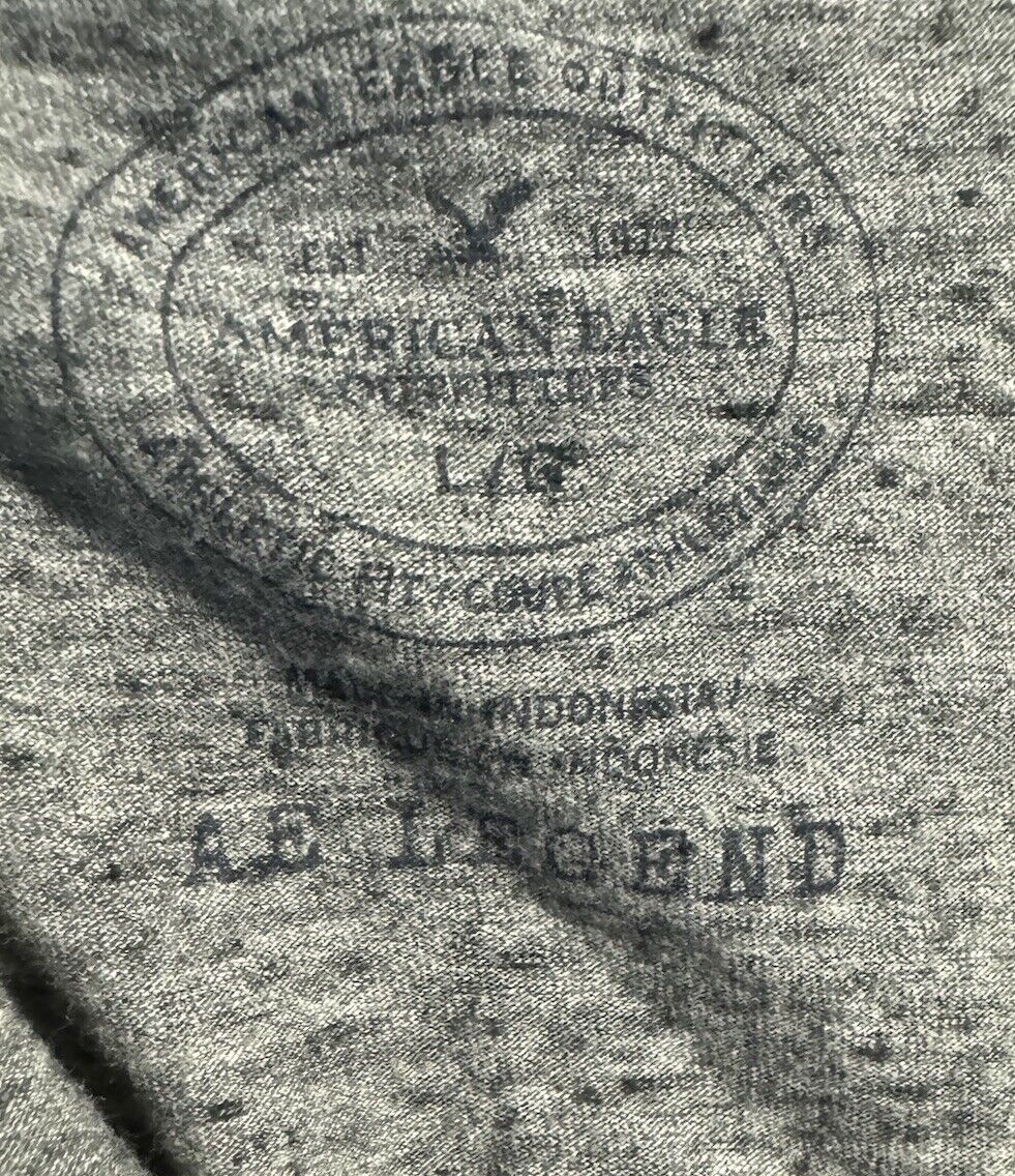 American Eagle Vintage Tshirt Mens Large Long Sleeve