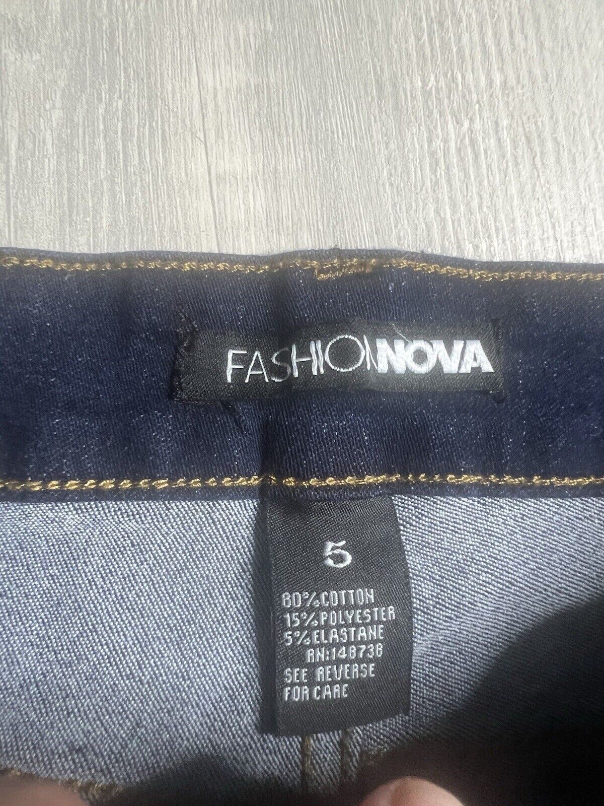 Fashion Nova Shorts Size 5