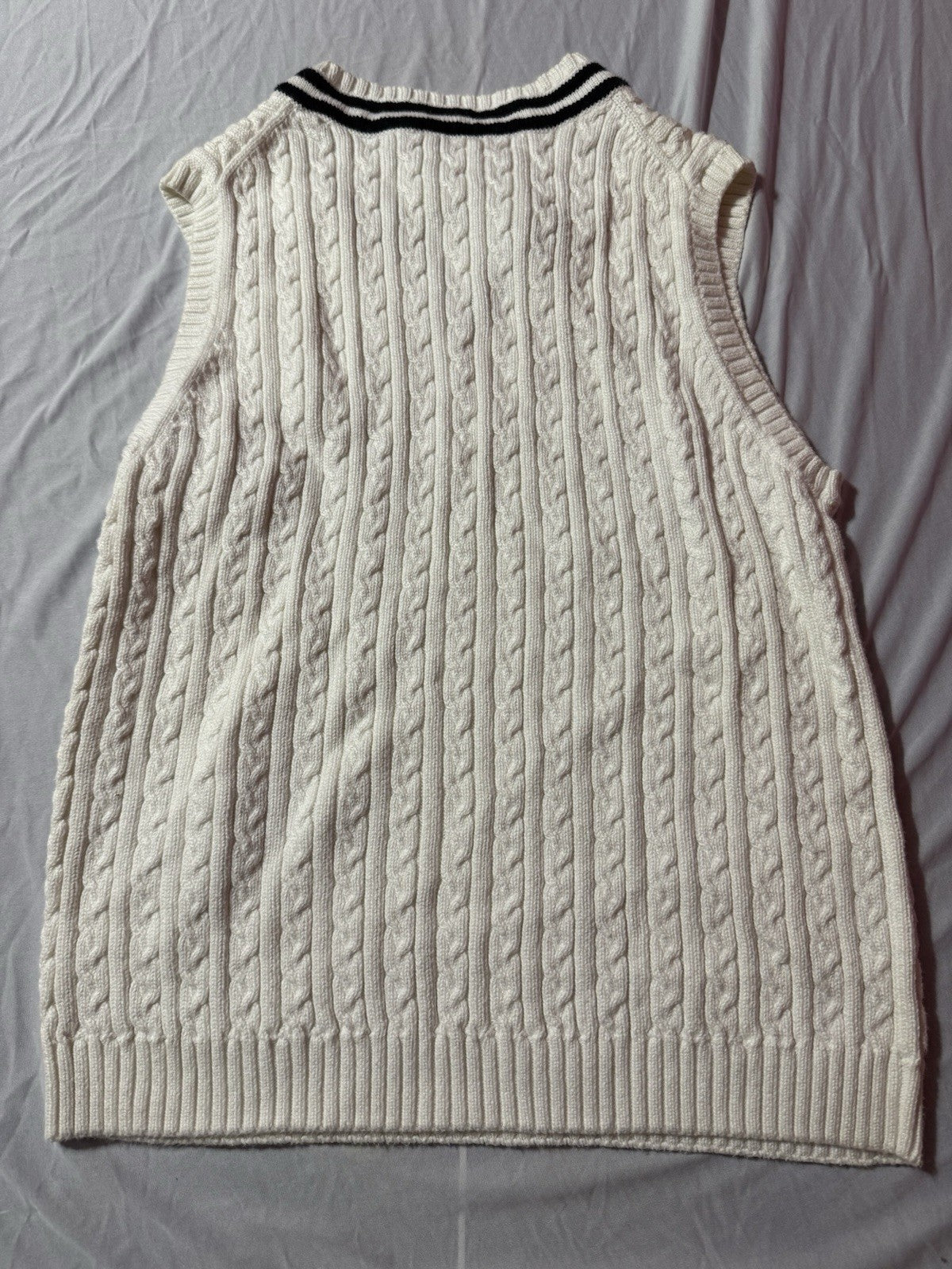 Brooks Brothers vest Men’s Size XL, Rare find High Quality Material, Great deal