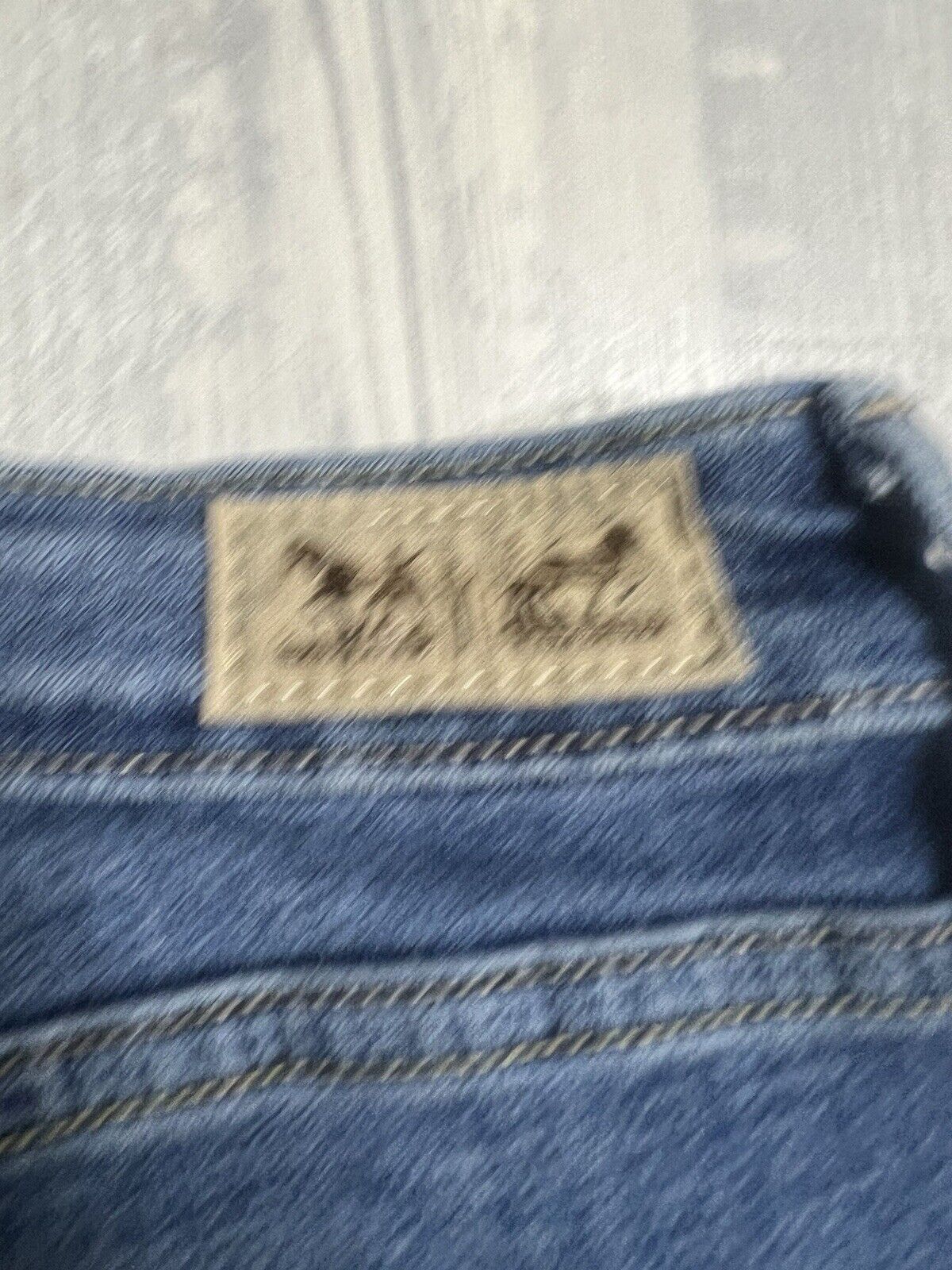 Levis women's mid rise Skinny blue jeans size 6,