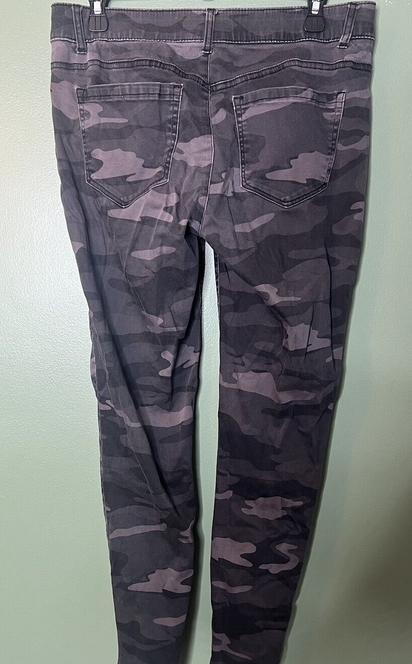 Democracy Womens Camp Pants Size 8
