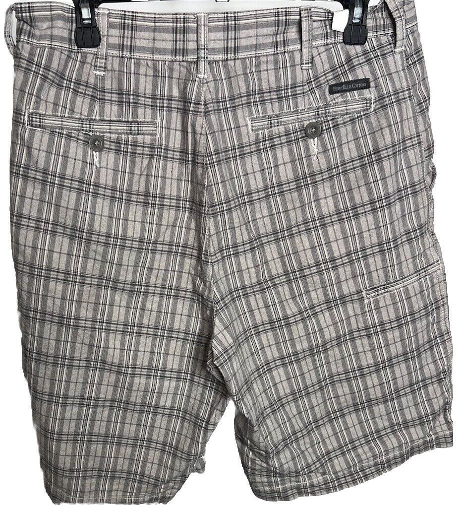 Perry Ellis Flat front shorts Size 32