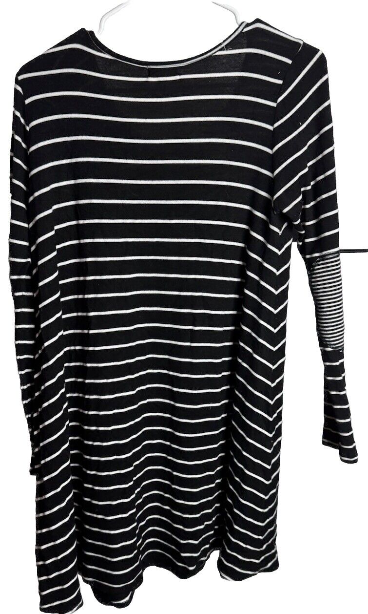 Anthropologie Puella Size Medium Striped Top Swing Long Sleeve Tee
