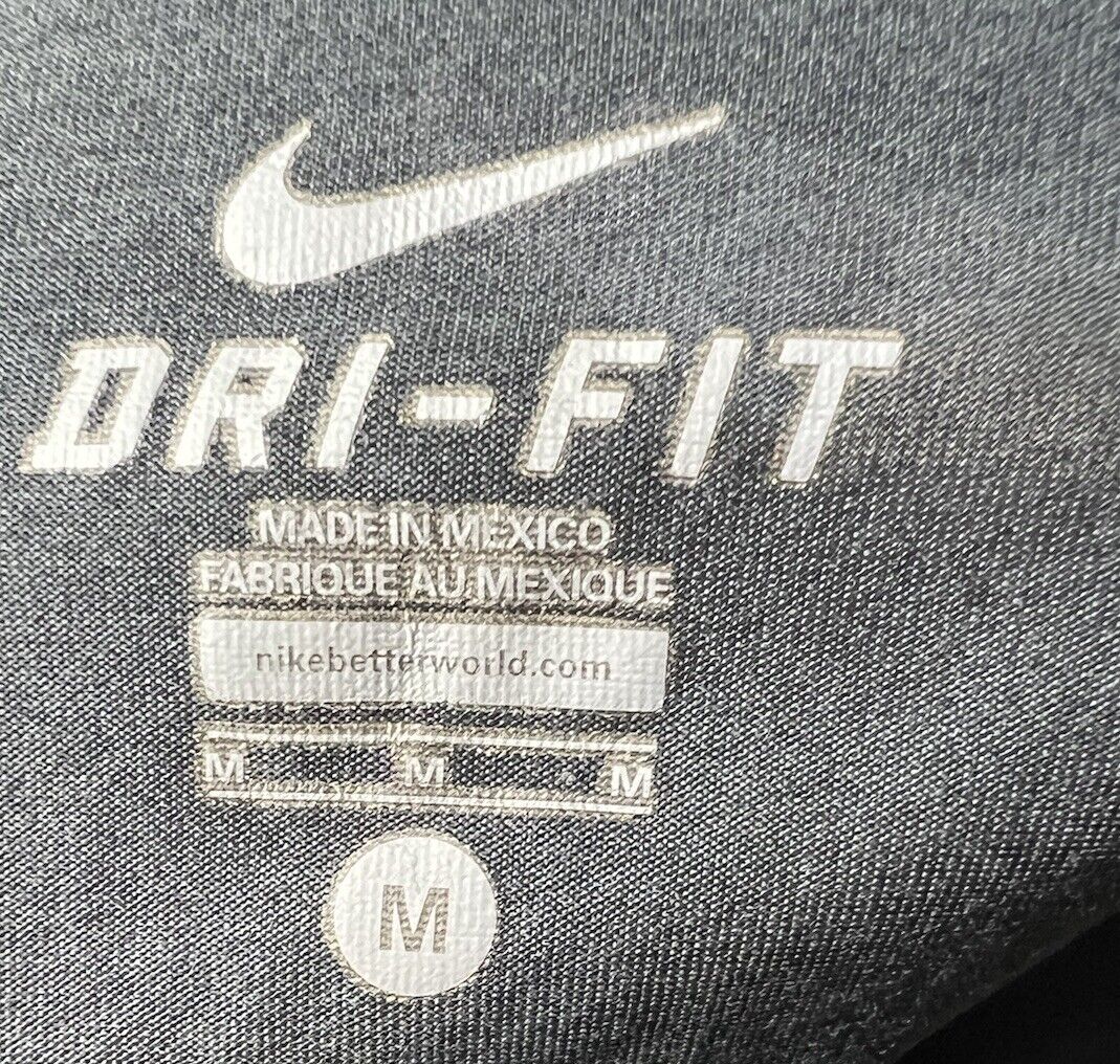 Nike Dry Fit Men’s Medium Short Sleeve Shirt