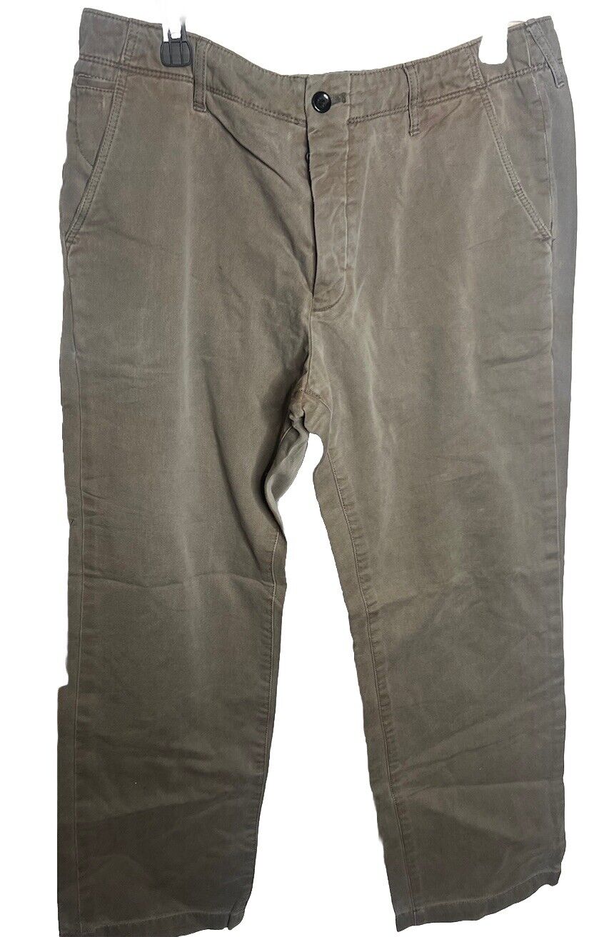 Gap Mens pants 34x30 straight chino regular khaki