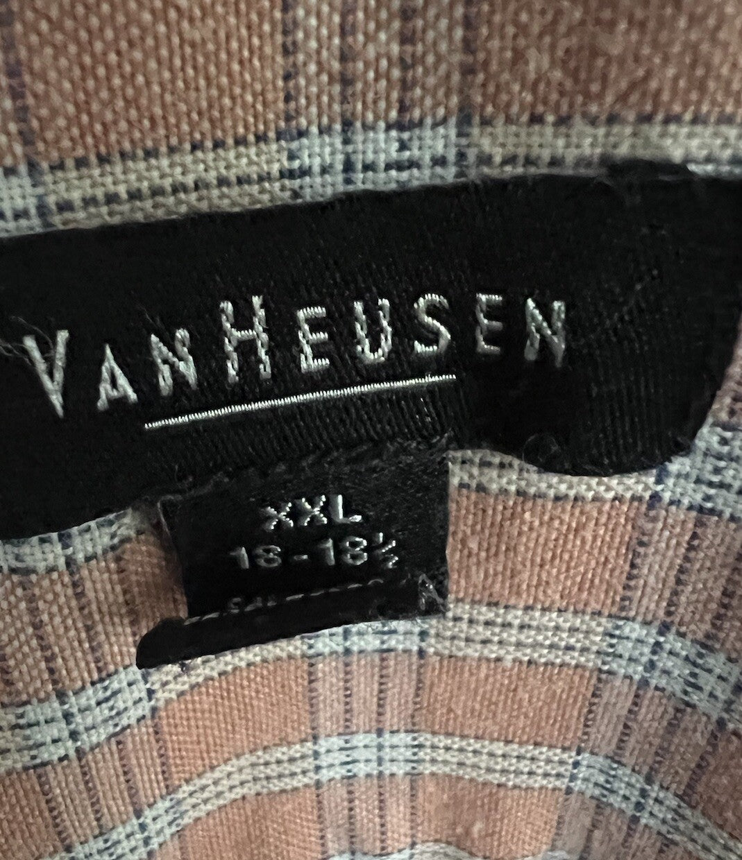 Van Heusen Shirt Mens 18-18.5 Button Up Short Sleeve Pocket Casual