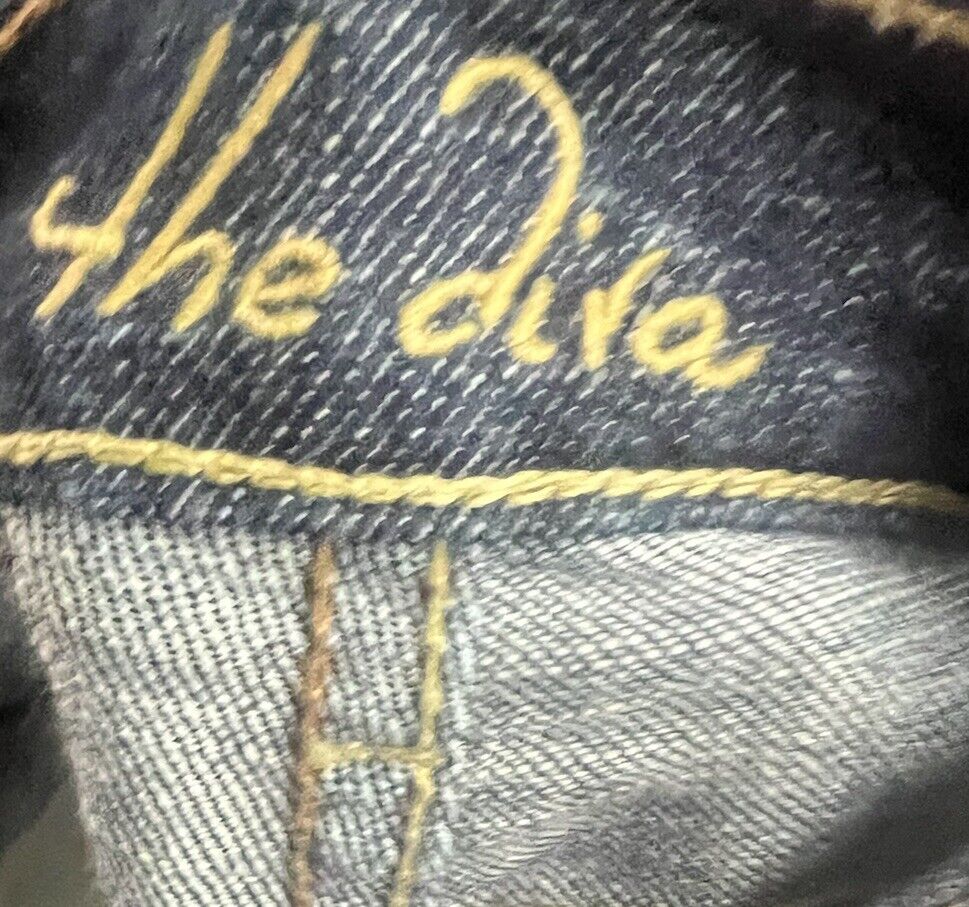 Pre Owned Old Navy The Diva Size 12 Short Jeans