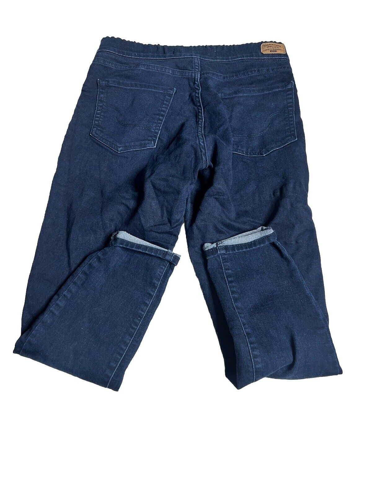 Signature Levi's strauss jeans size 6 women totally shaping pull on W28 L28