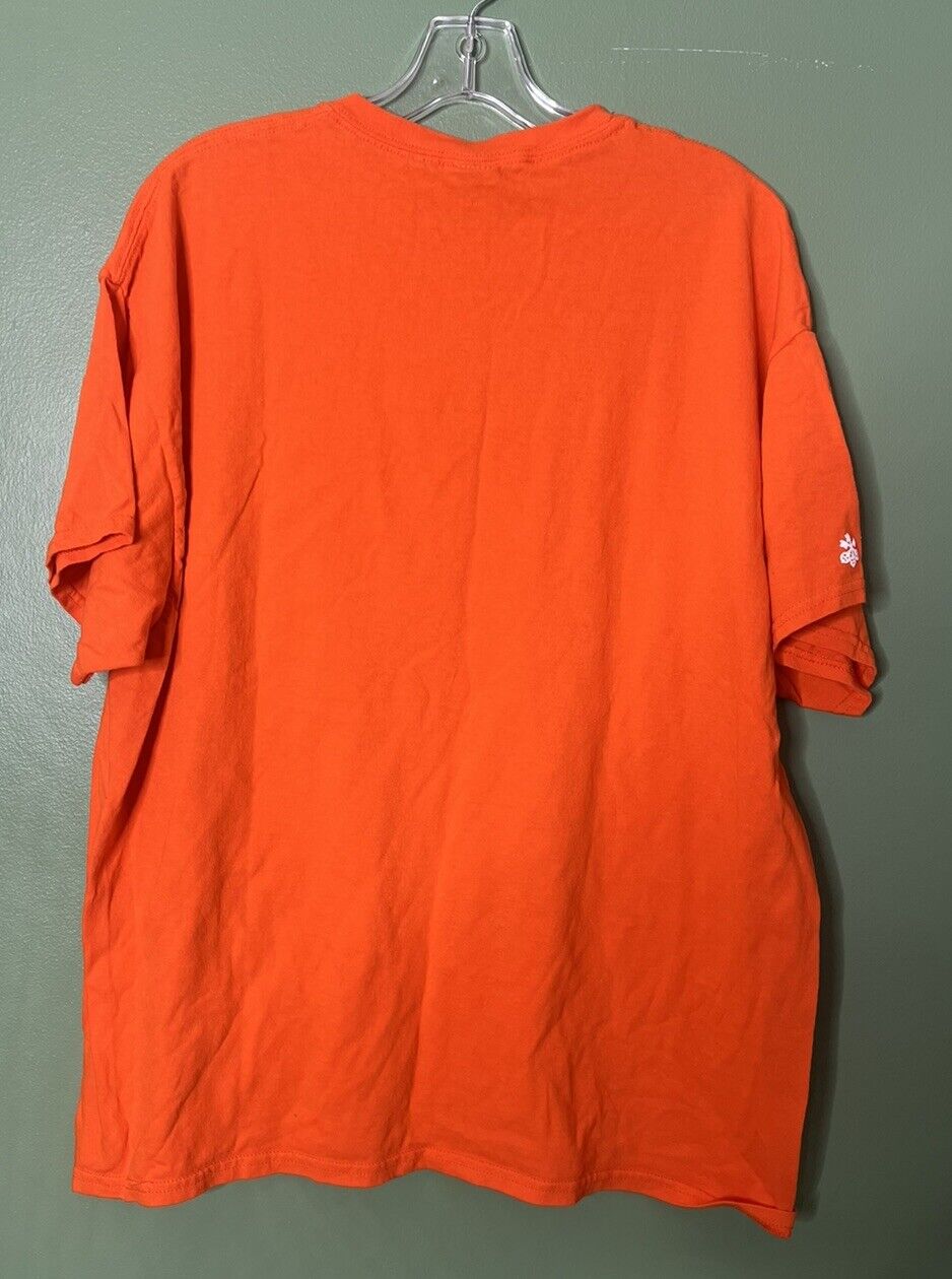 New York Islanders Short Sleeve T Shirt Mens/ Don’t Know Size Looks Like Large