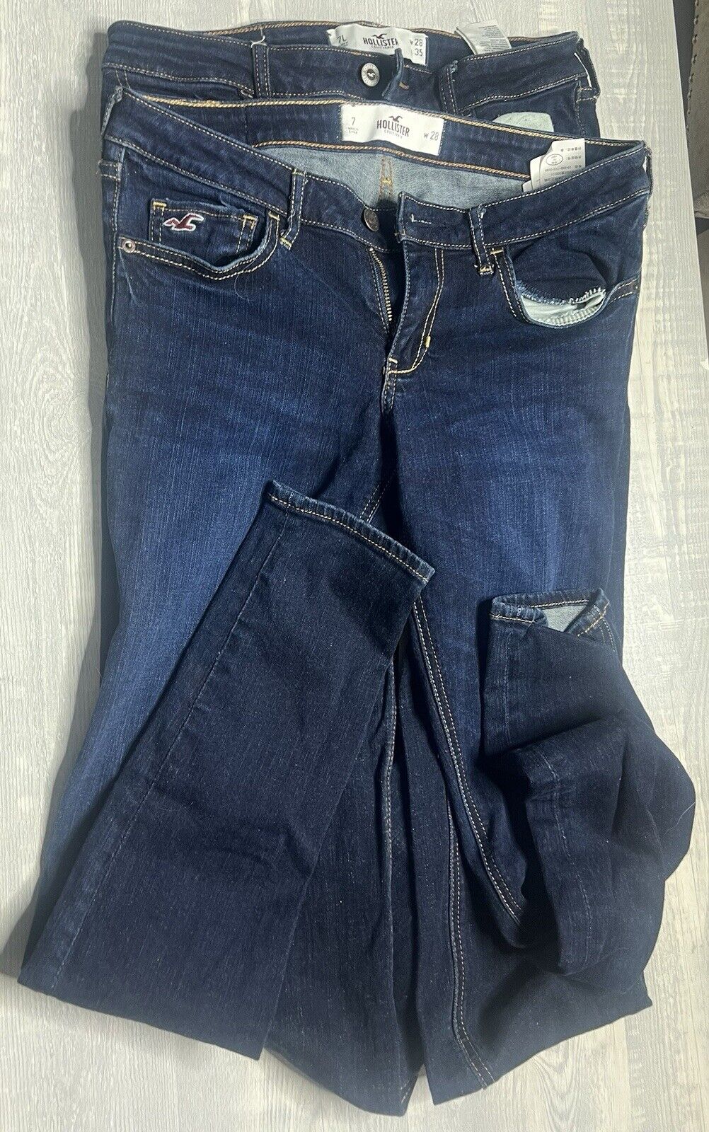 (2) Hollister Women’s Stretch Size 7 W28 Medium Wash Denim