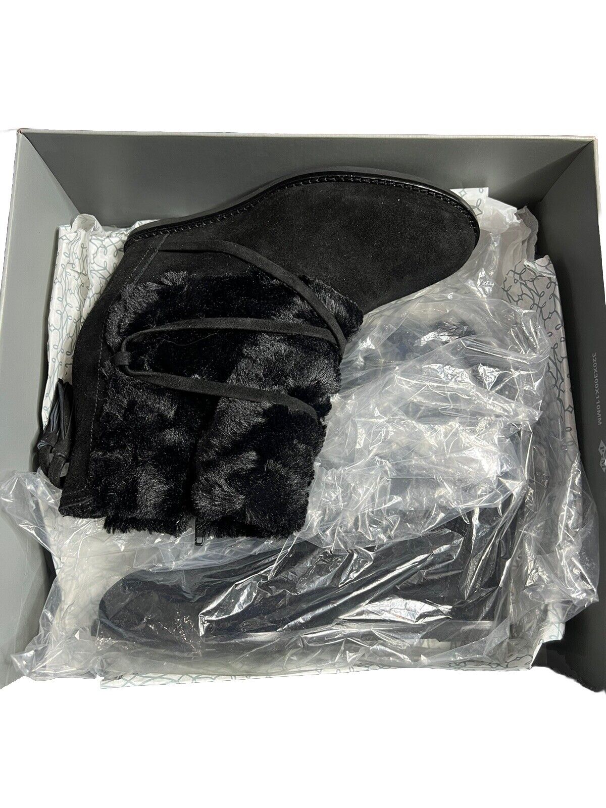 Johnston & Murphy Size 8.5 Brynn Fur Cuff Blk Sde/Black Faux Fur/