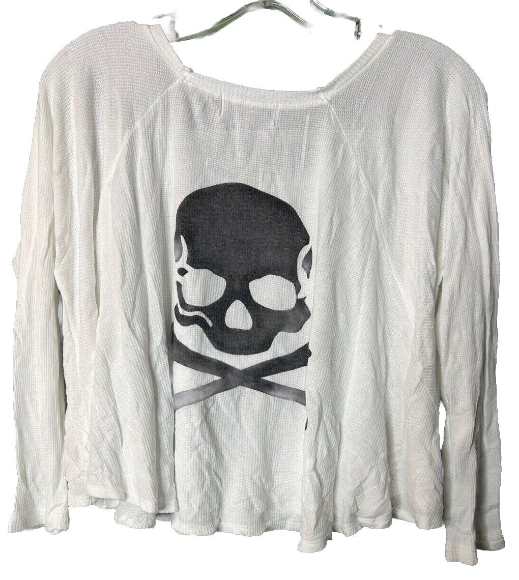 Soul Cycle Size S/M tee shirt crop top pirate skull & bones