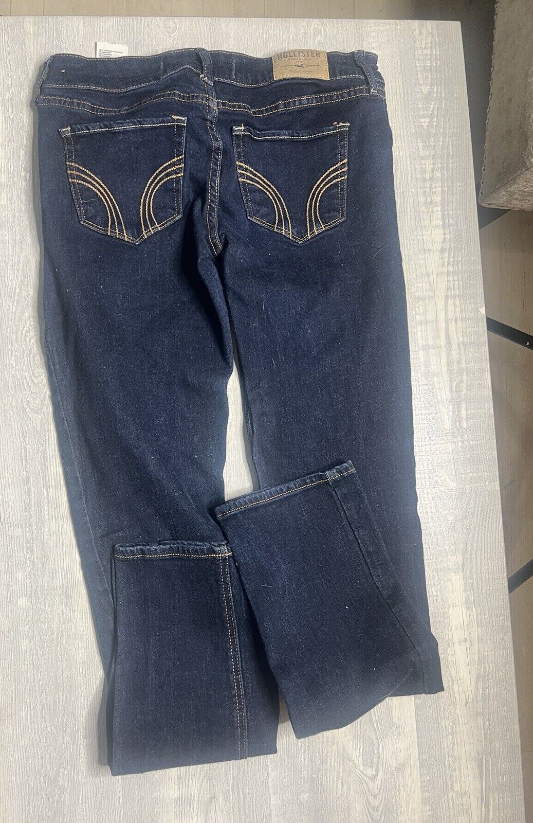 (2) Hollister Women’s Stretch Size 7 W28 Medium Wash Denim