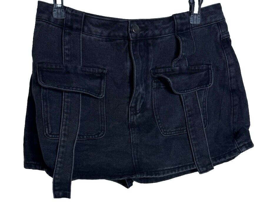 Fashion Nova Women's On The Cuff Stretch Denim Shorts Medium