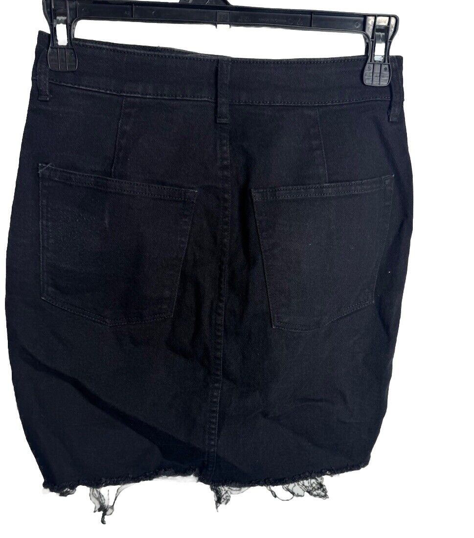 H&M Skirt, fits US size 2,