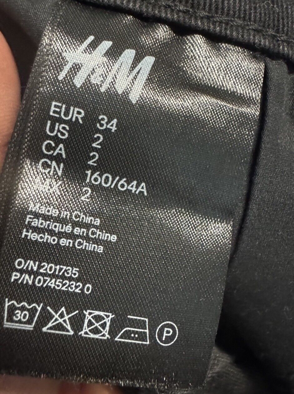 H&M Skirt, fits US size 2,