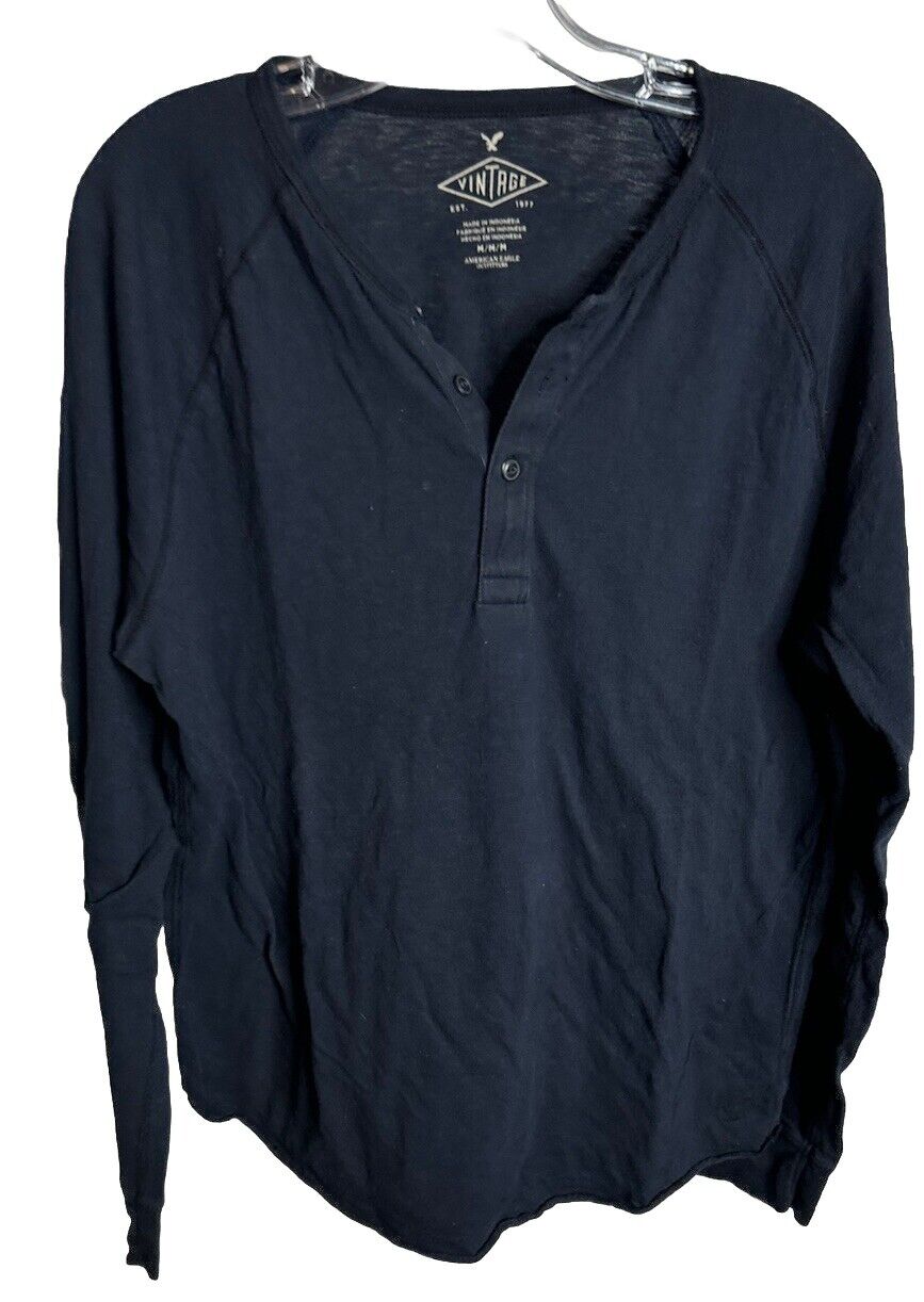 American Eagle tshirt mens Medium navy blue long sleeve
