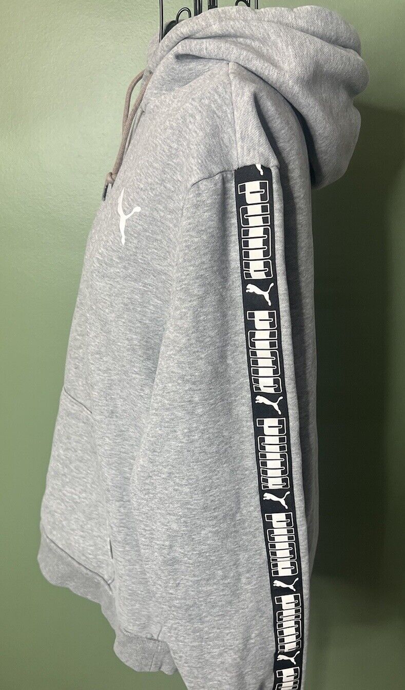 Puma Sweater Men's Medium Gray Black Pullover Hoodie Sweatshirt Big Logo Stretch