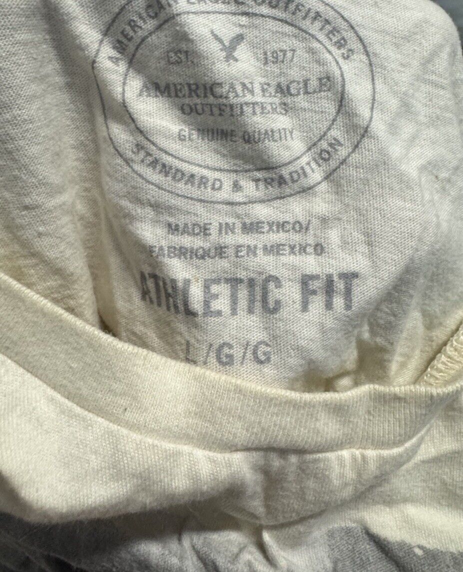 American Eagle Mens T-shirt, size large