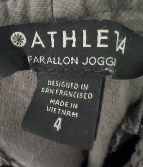 Athleta Women's Farallon Jogger Pants Size 4 Camo Drawstring Stretch Waist