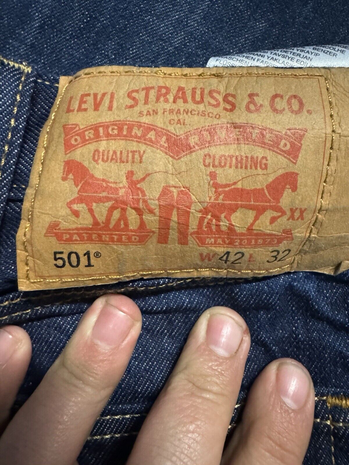 Vintage LEVI'S 501 Men's Straight Dark Blue Denim Jeans Size 42x32
