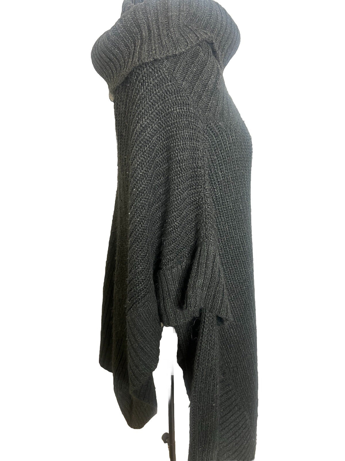 RD Style Cropped Pullover Sweater, Medium