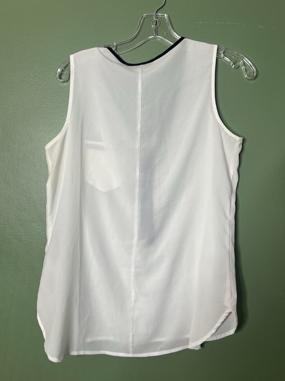 Apt 9 Blouse Size M White, Sleeveless