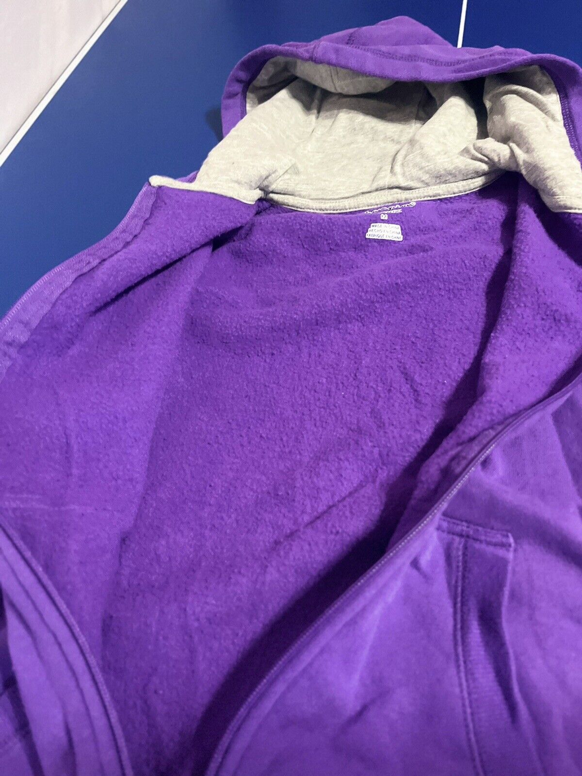 Champion Girls Hoodie, Purple, Girls Size Medium, Gray Inside, Zip Up With Pocke