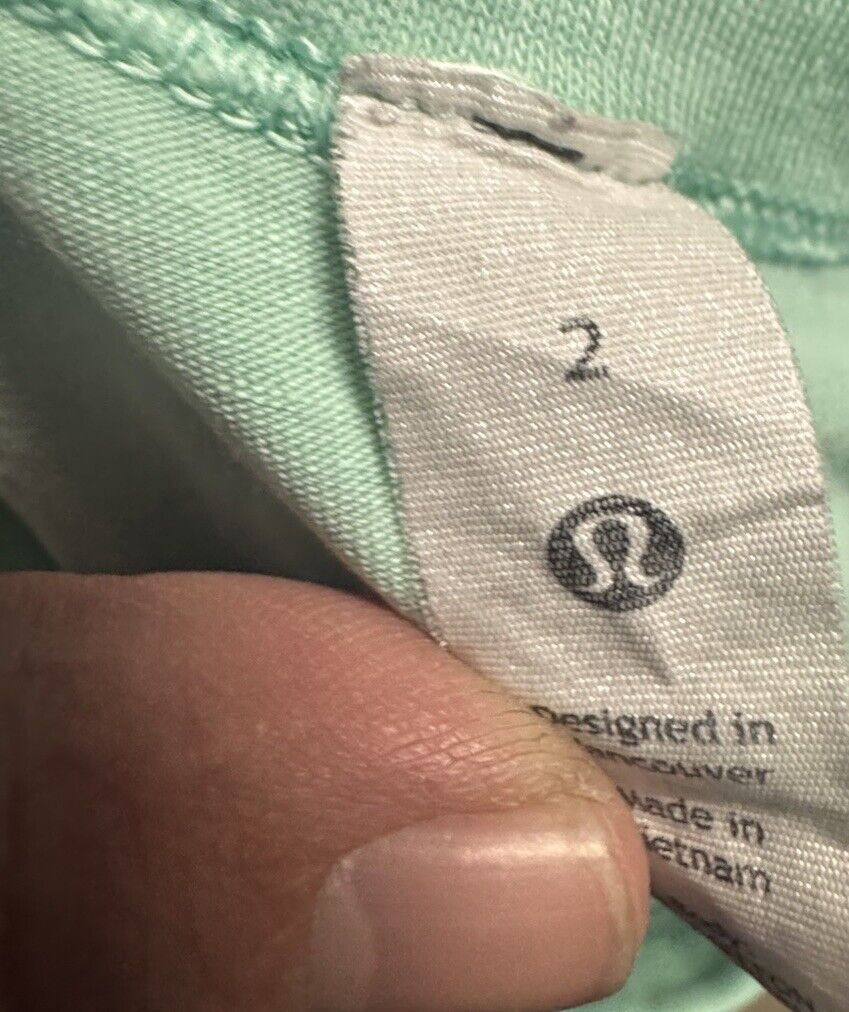 Lululemon Women's T-Shirt Size 2 - Cotton Stretch Short Sleeve