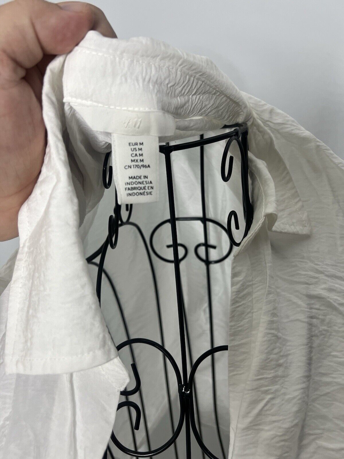 H&M Crop Top White Collared Button Up Size Medium