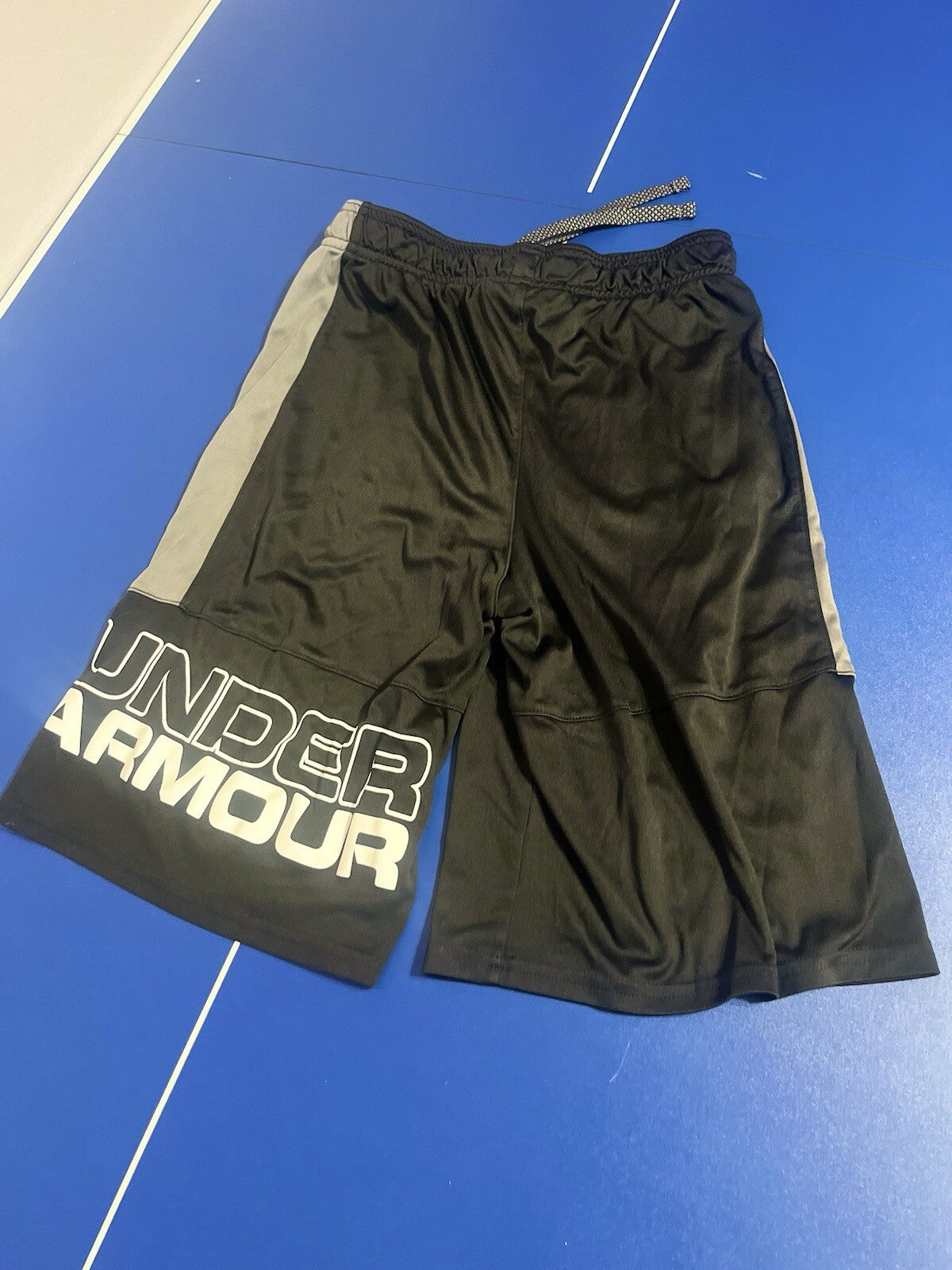 Under Armour Boy Youth Shorts Size Large Polyester Preowned
