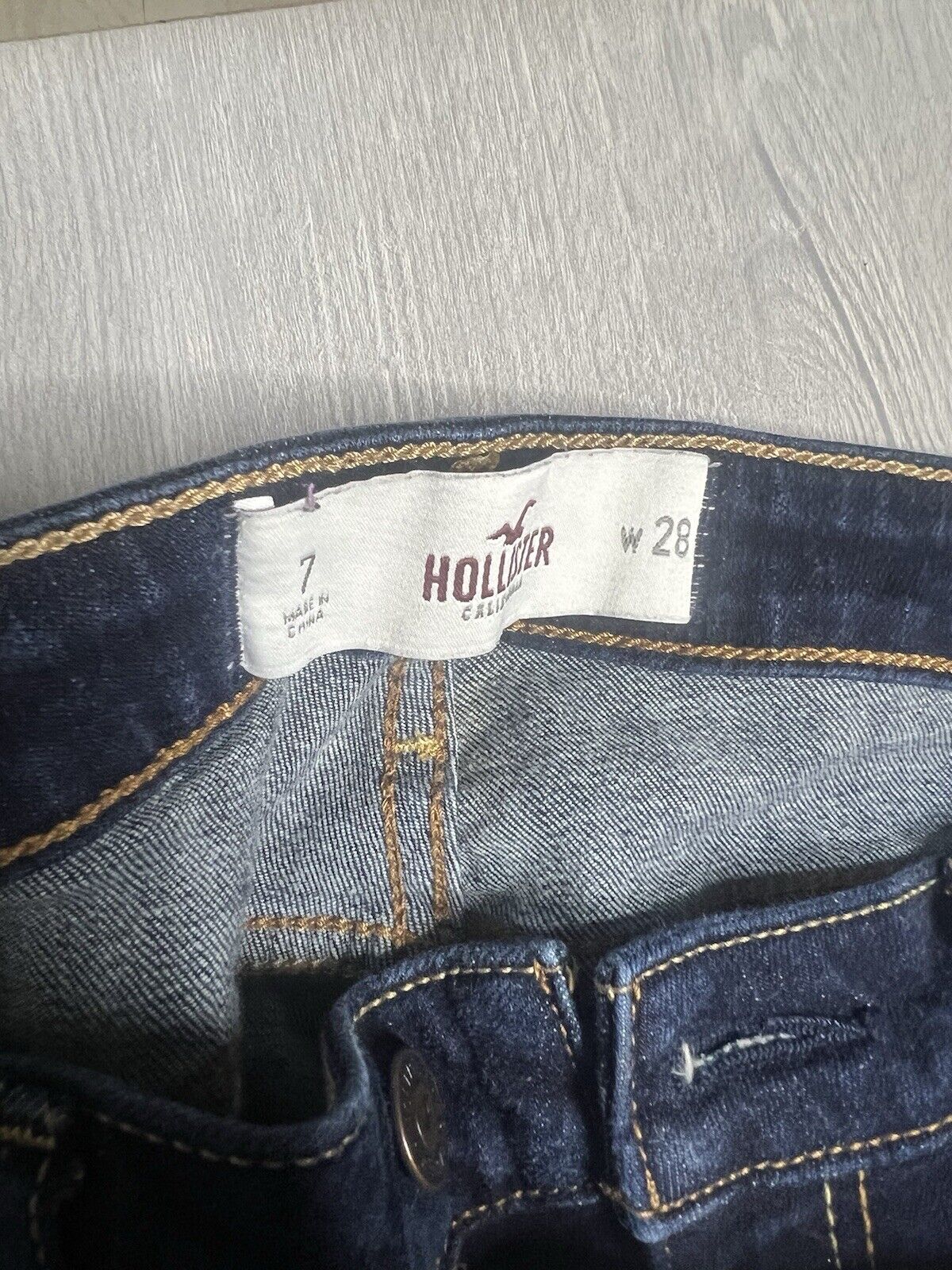 (2) Hollister Women’s Stretch Size 7 W28 Medium Wash Denim