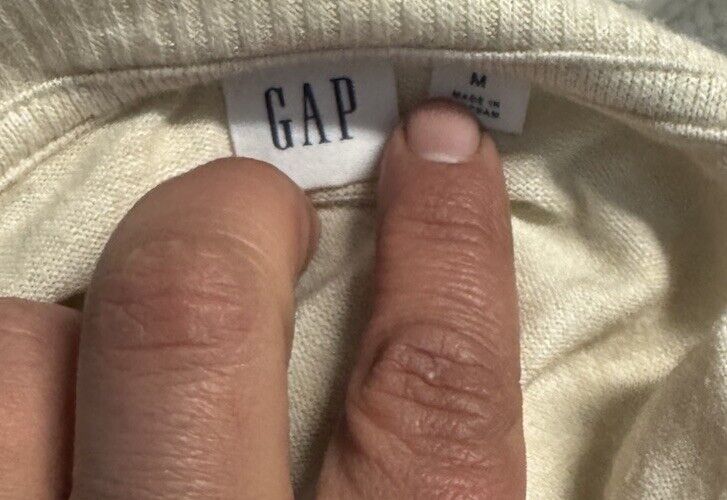 Size Medium Gap Soft-Wash Crew Neck Long Sleeve T-Shirt