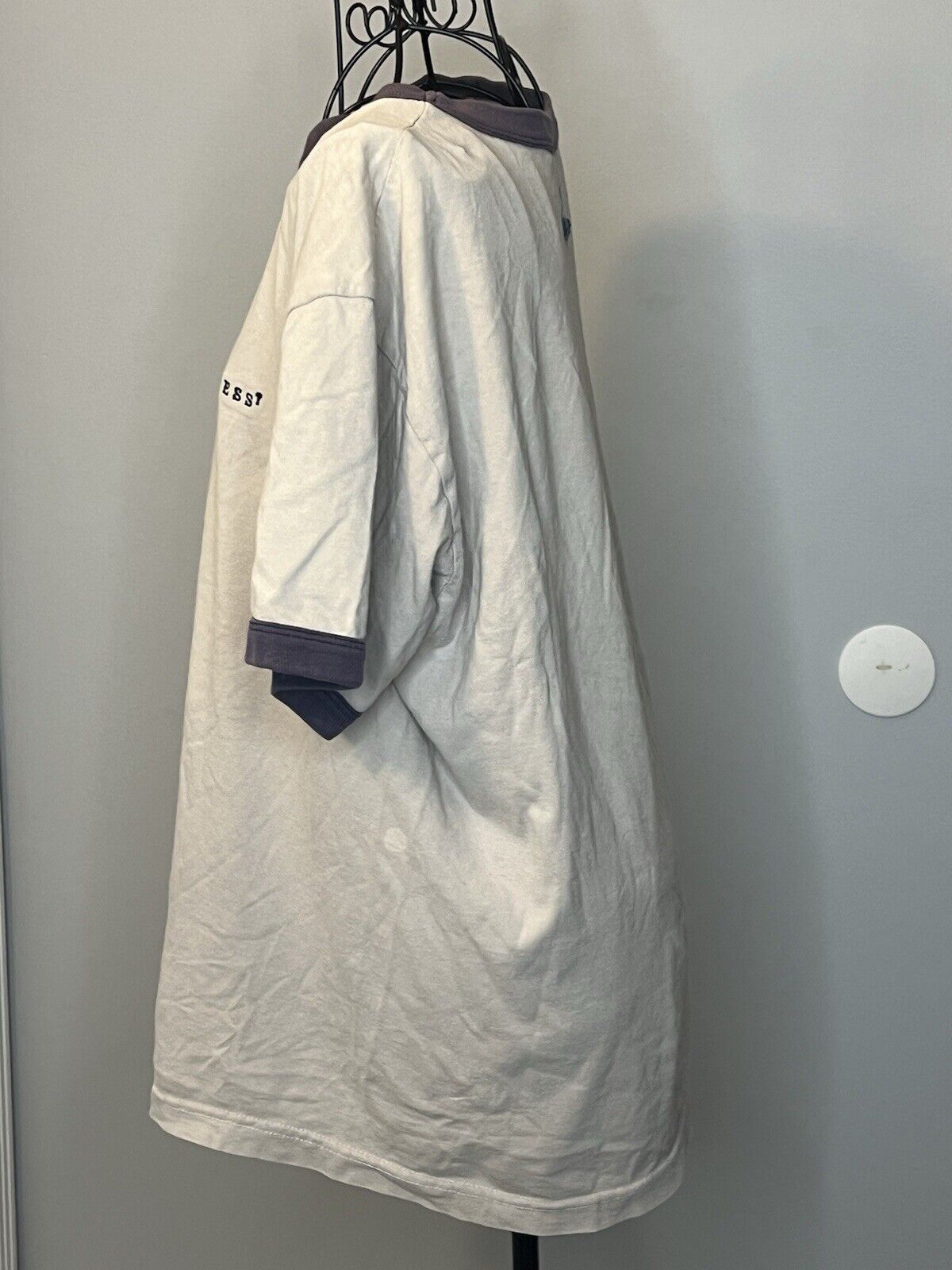 Guess Men’s T Shirt Size Small