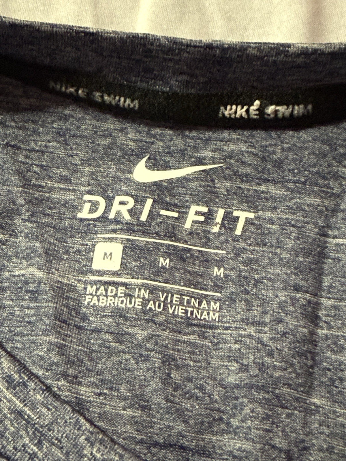 Nike Dri-FIT Mens Size MediumCrewneck Swim Shirt Hydroguard UPF 40+ Heather Gray