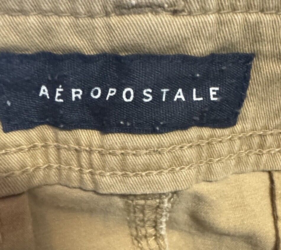 Aeropostale Shorts 31 Mens Khaki Cargo Pockets Outdoors Casual Logo Modern