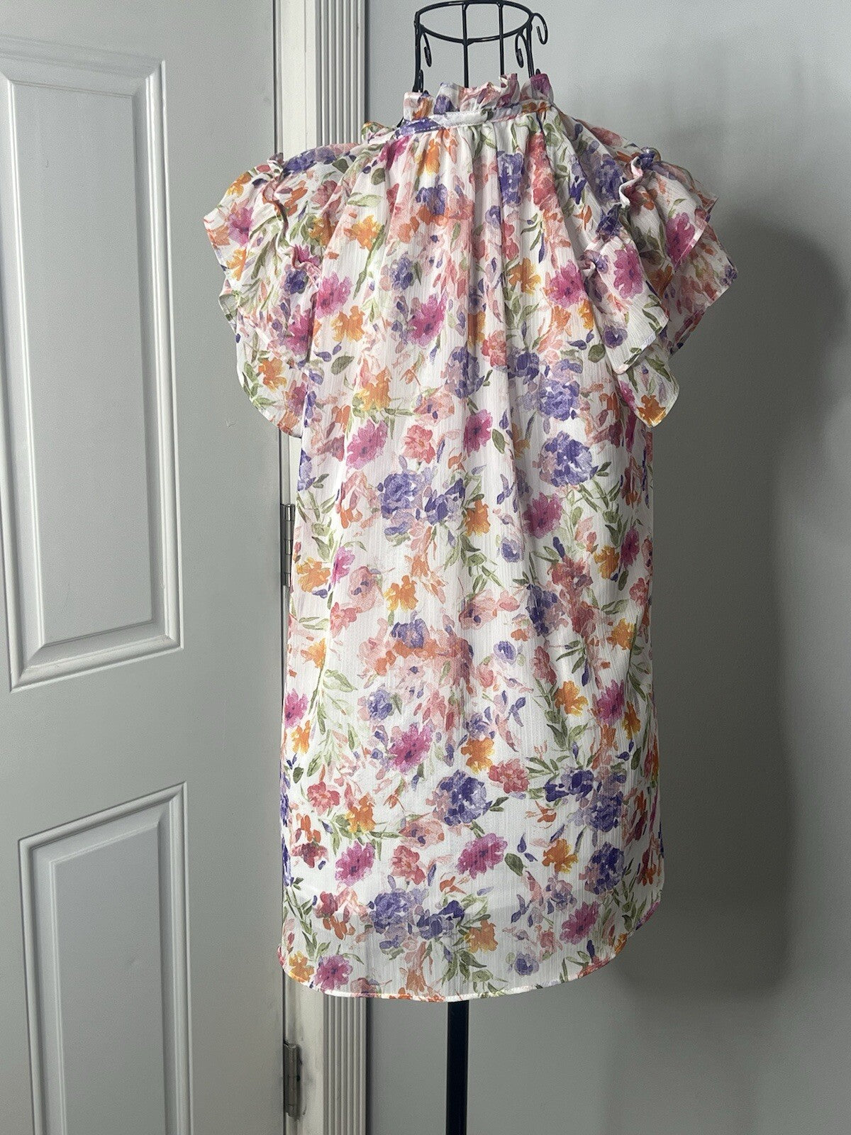 Tamara H. Semi Top Blouse Women's Size Medium Floral Print