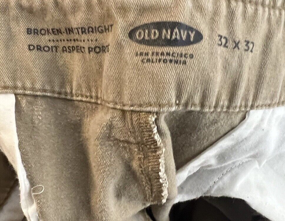 Old Navy Men's 32x32 Ultimate Straight Leg Chino Pants