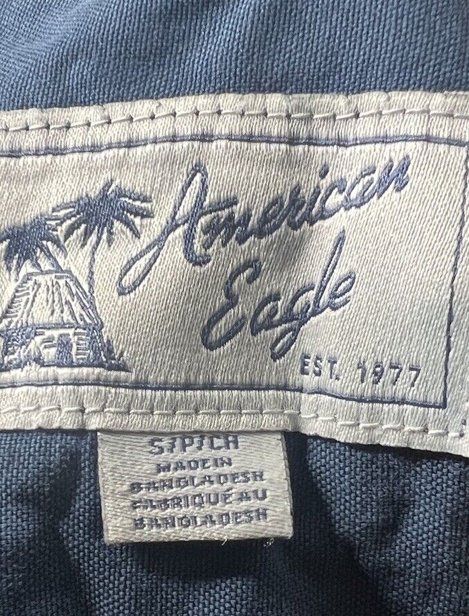 American Eagle Short Sleeve Men’s Button Down Size Small