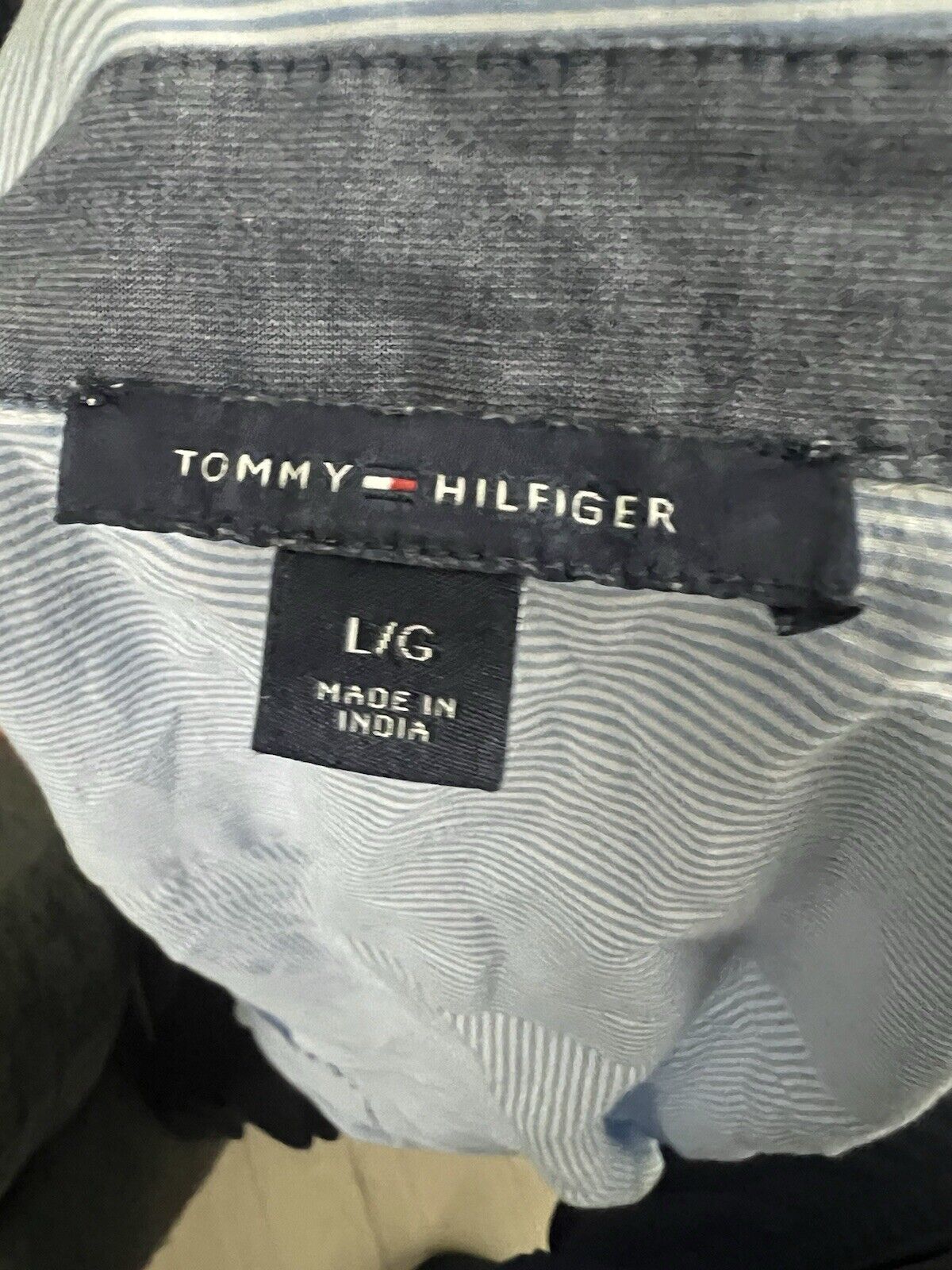 Tommy Hilfiger Shirt Mens Large Button Down Classic Fit Dress Shirt