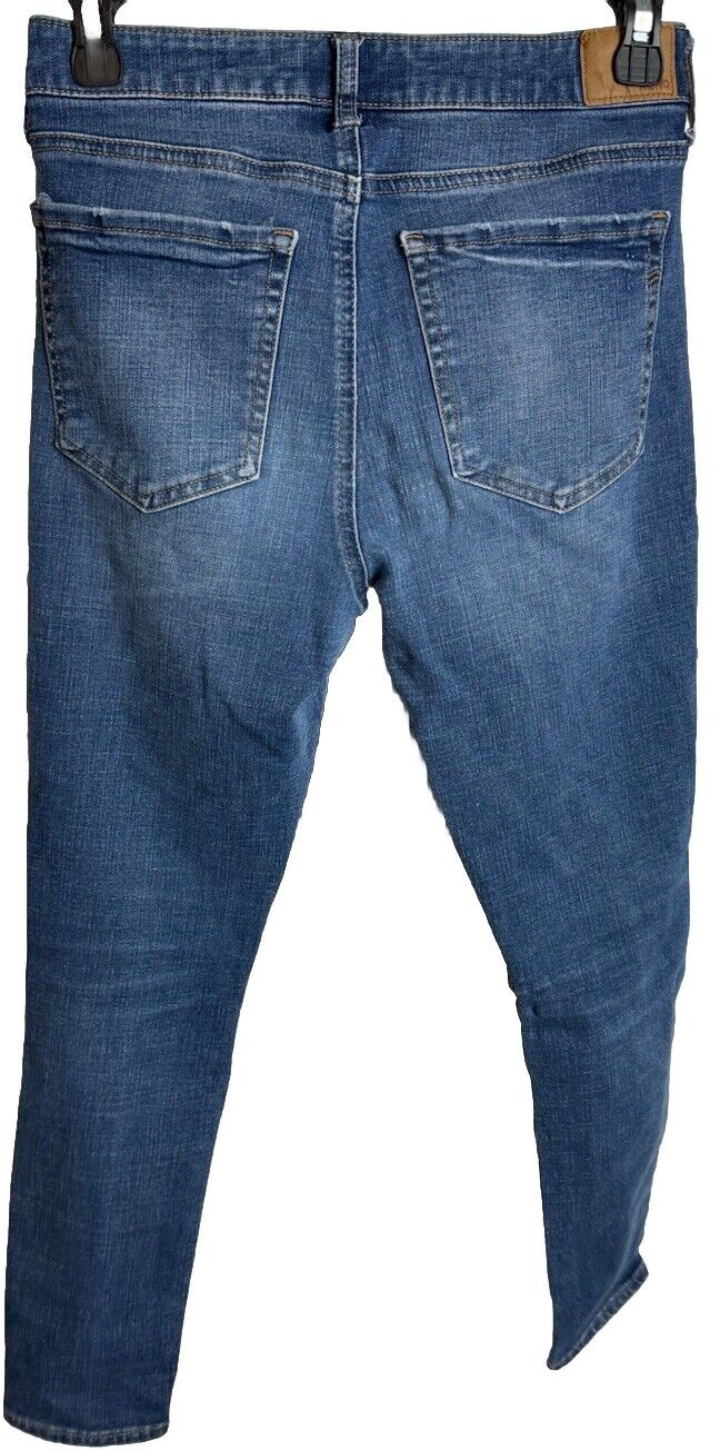 Aero Women's Size 4 Short Blue Skinny Fit Low Rise Dark Wash Stretch Denim Jeans