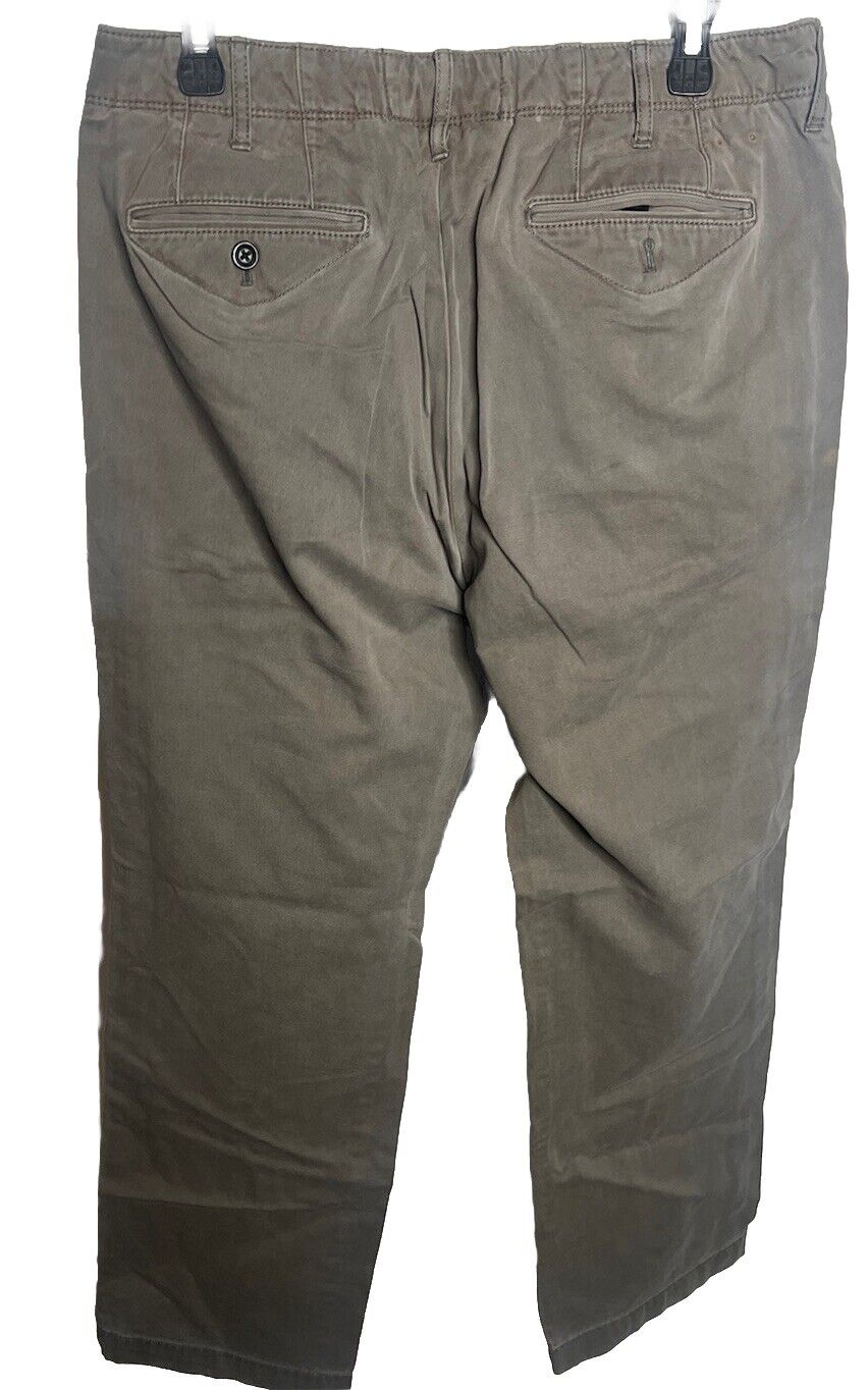 Gap Mens pants 34x30 straight chino regular khaki