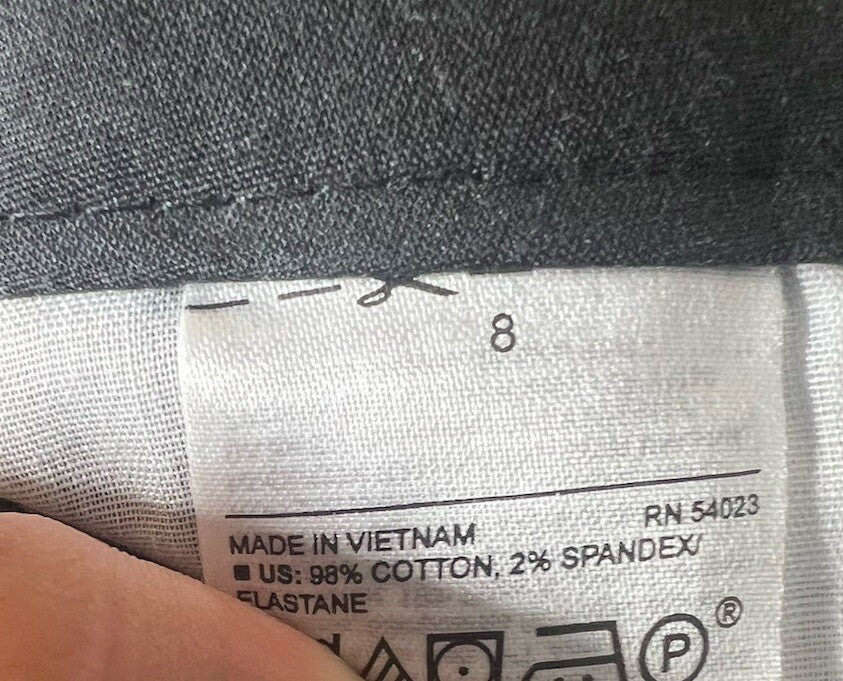 Old Navy Women’s Everyday Short Mid-rise 5" inseam size 8