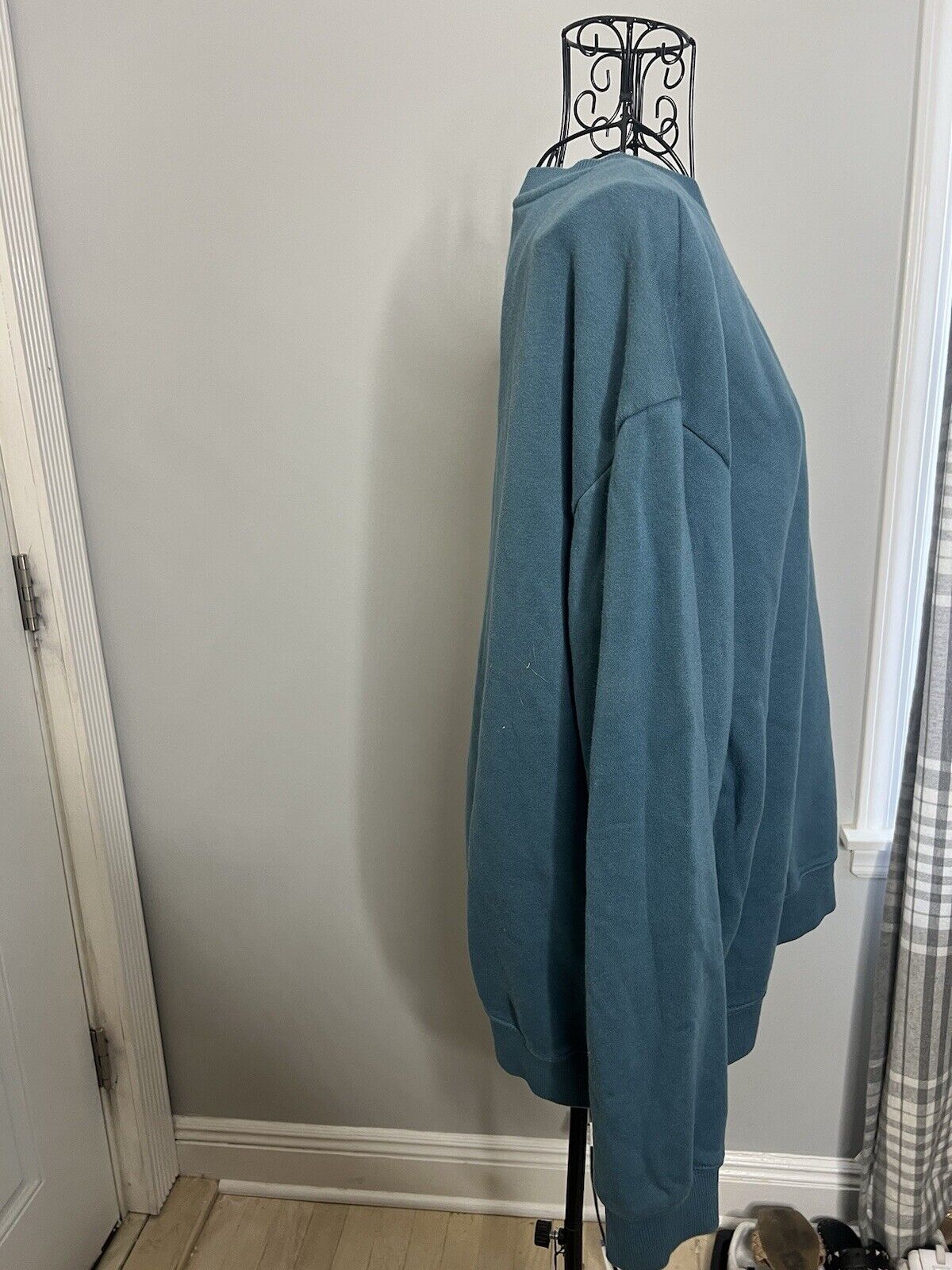H&M Women Size large Long Sleeve Pullover Sweater Blue