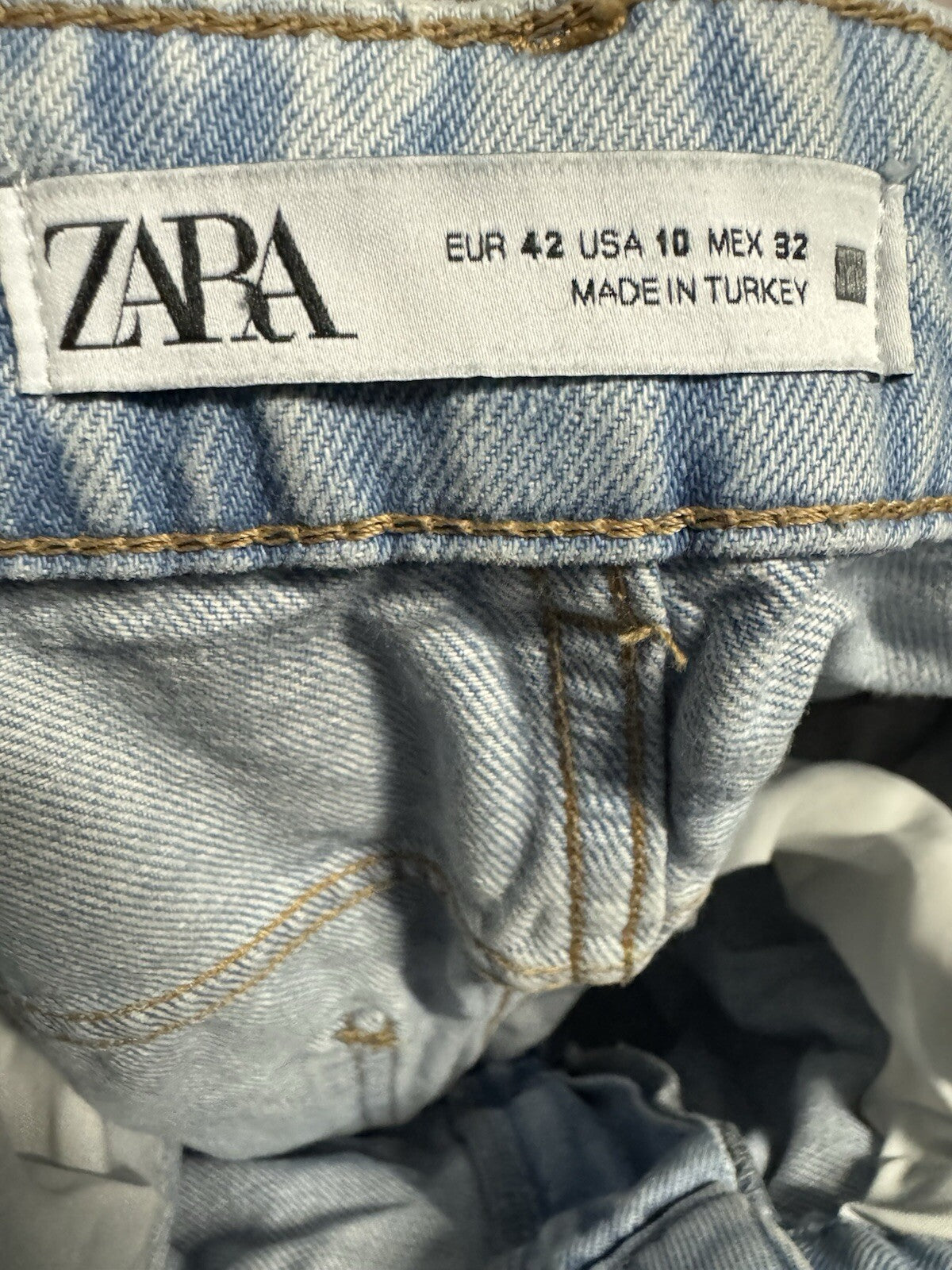 Zara Jeans Womens 10  Denim High Rise Straight Cropped Raw Hem