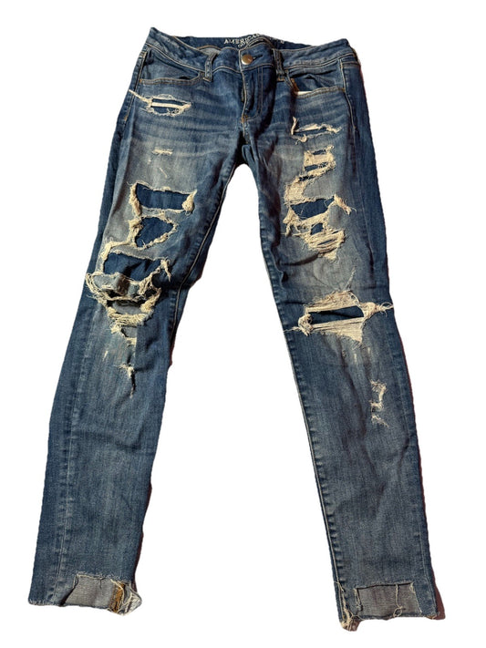 American Eagle Outfitters Women Ripped Jean’s Size 6, Great Looking, Nice Look,