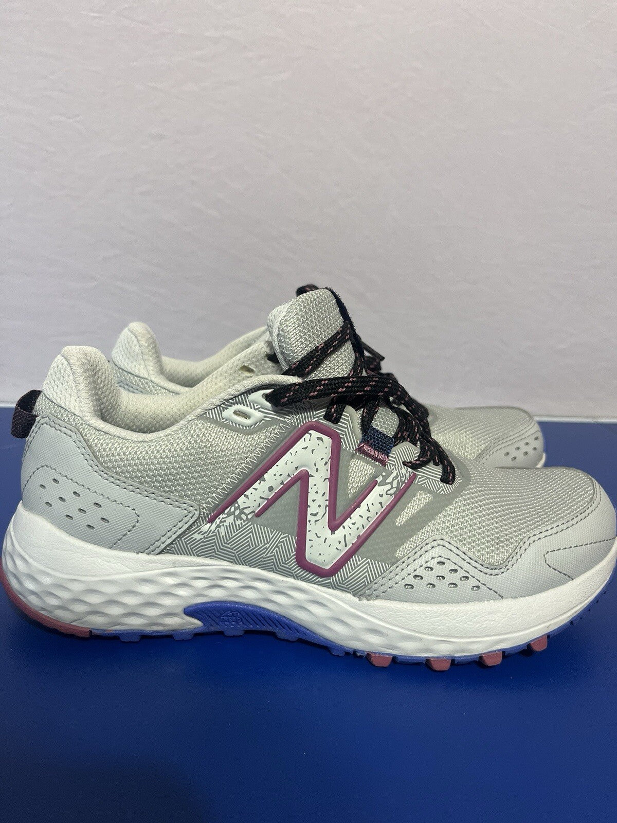 Women's New Balance Trail Running Shoe WT410LR8 Grey Blue Mesh Synthetic Sz. 7.5