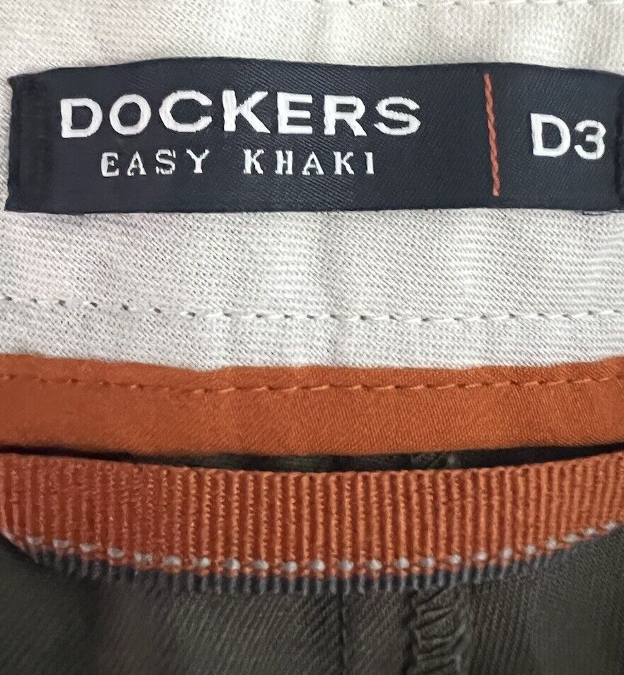 Dockers Easy Khaki Mens 33x32 Beige Slim Fit Straight Leg Performance Stretch