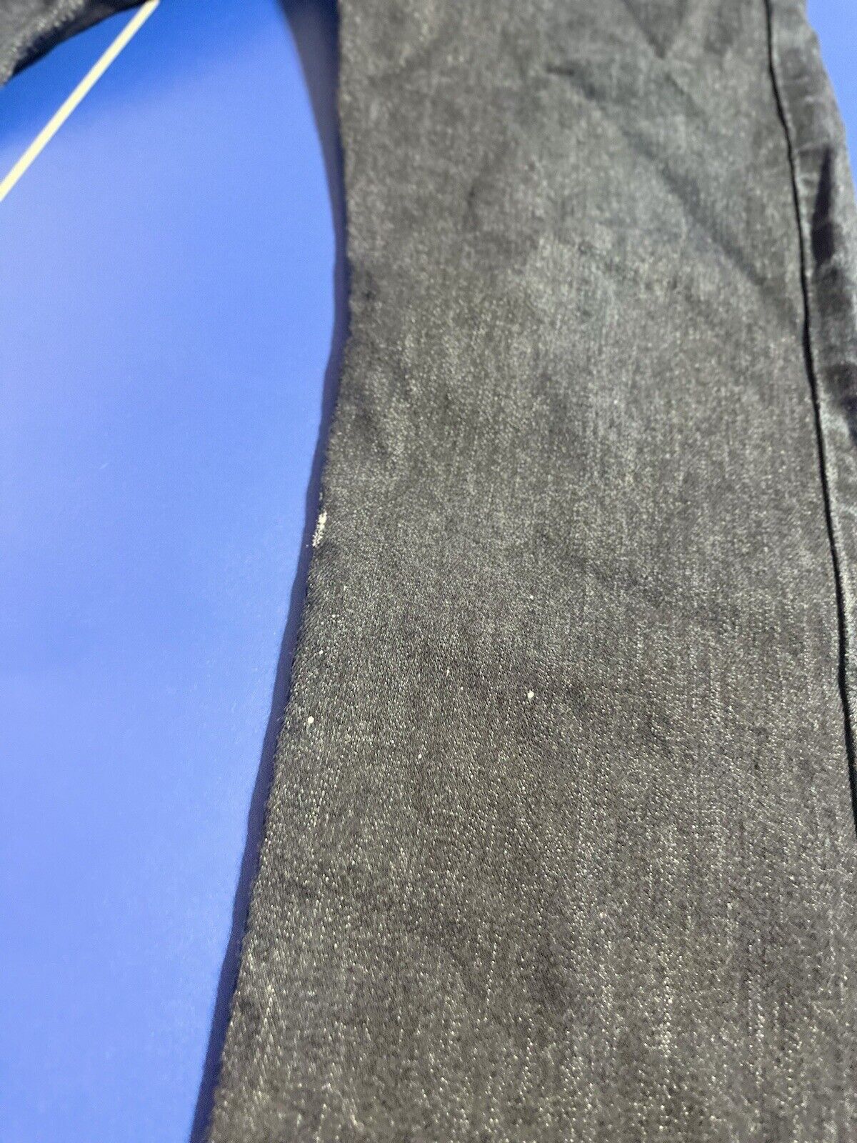 512 Levi’s, 31 Waist, 30 Length, Men’s, Dark Blue Color, Tapered Fit, Rare Find