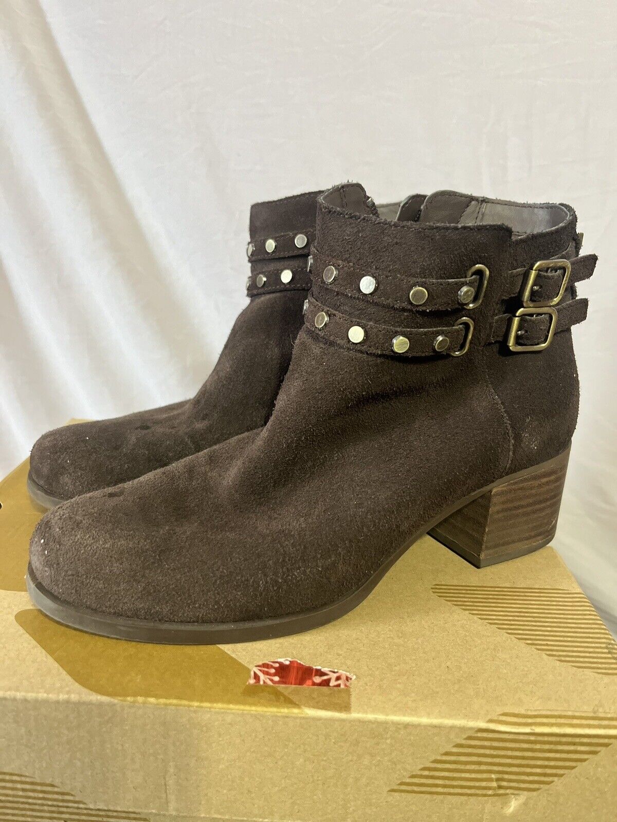 koolaburra by ugg, Women’s Size 7, Suede Brown Heeled Boots, Rare Find,